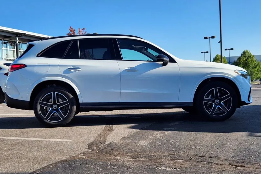 2026 Mercedes Benz GLC 300 4MATIC photo 1