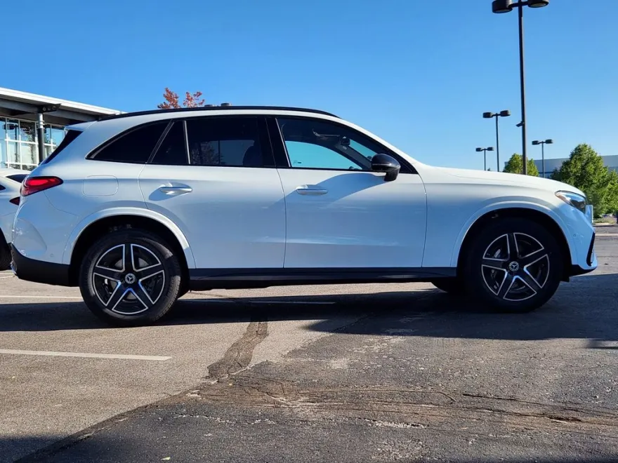 2026 Mercedes Benz GLC 300 4MATIC photo 1