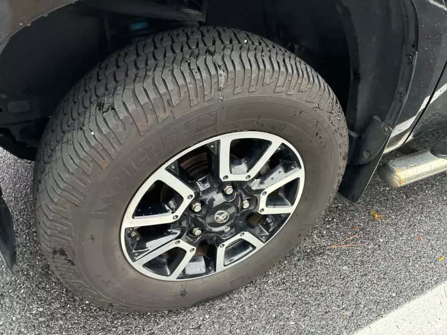 2017 Toyota Tundra Limited photo 1