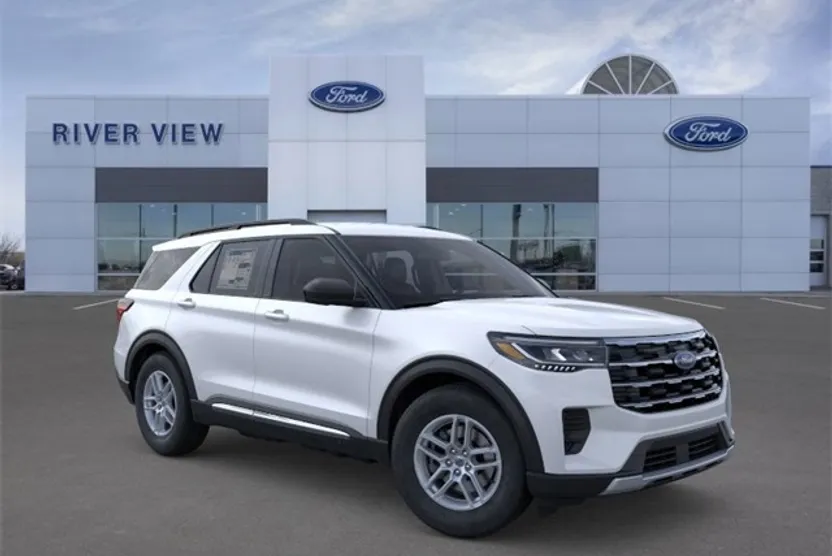 2025 Ford Explorer photo 1