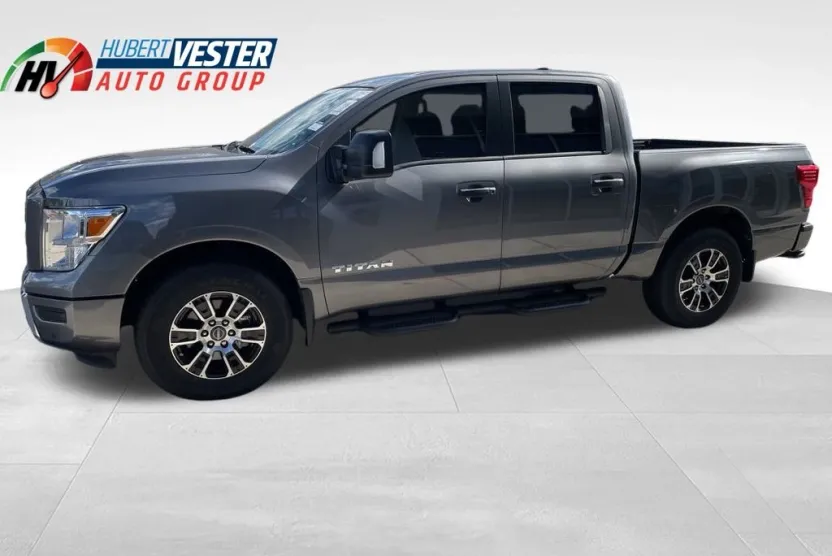 2024 Nissan Titan SV photo 1