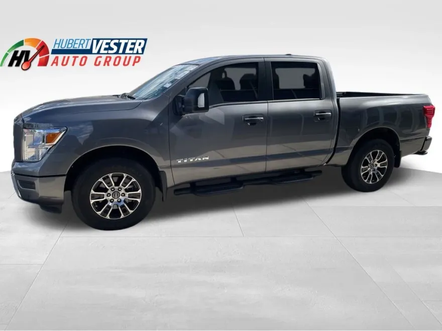 2024 Nissan Titan SV photo 1