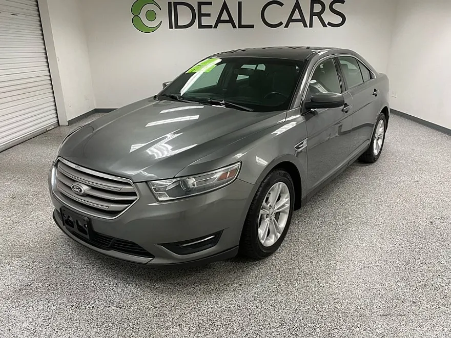 2014 Ford Taurus SEL photo 1