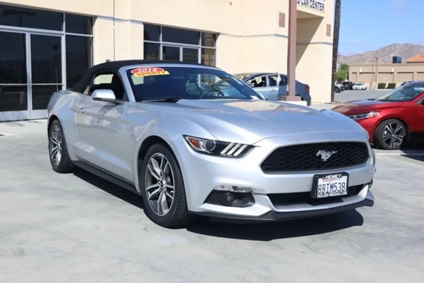 2016 Ford Mustang EcoBoost Premium photo 1