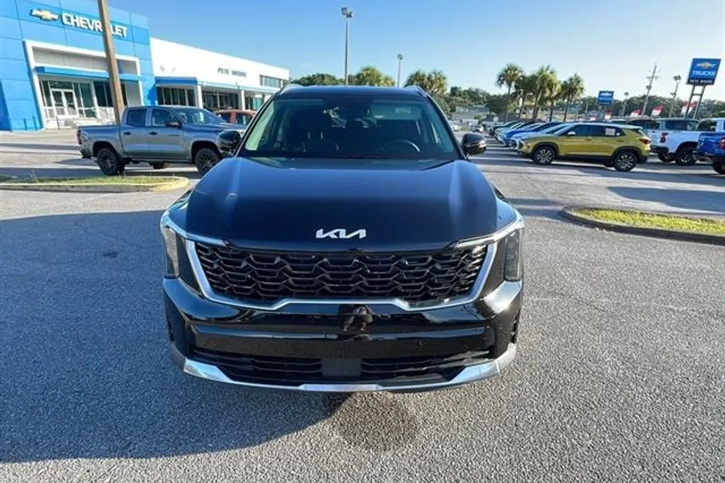 2024 Kia Sorento S photo 1