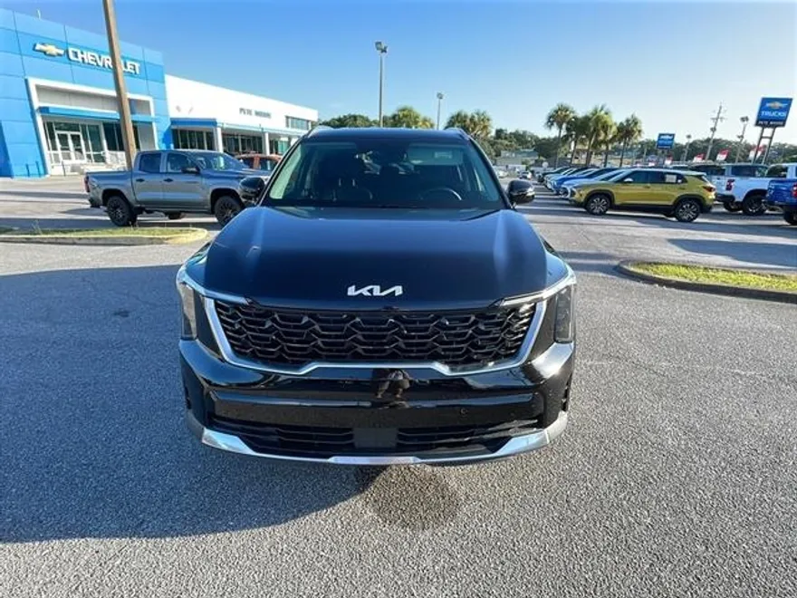 2024 Kia Sorento S photo 1