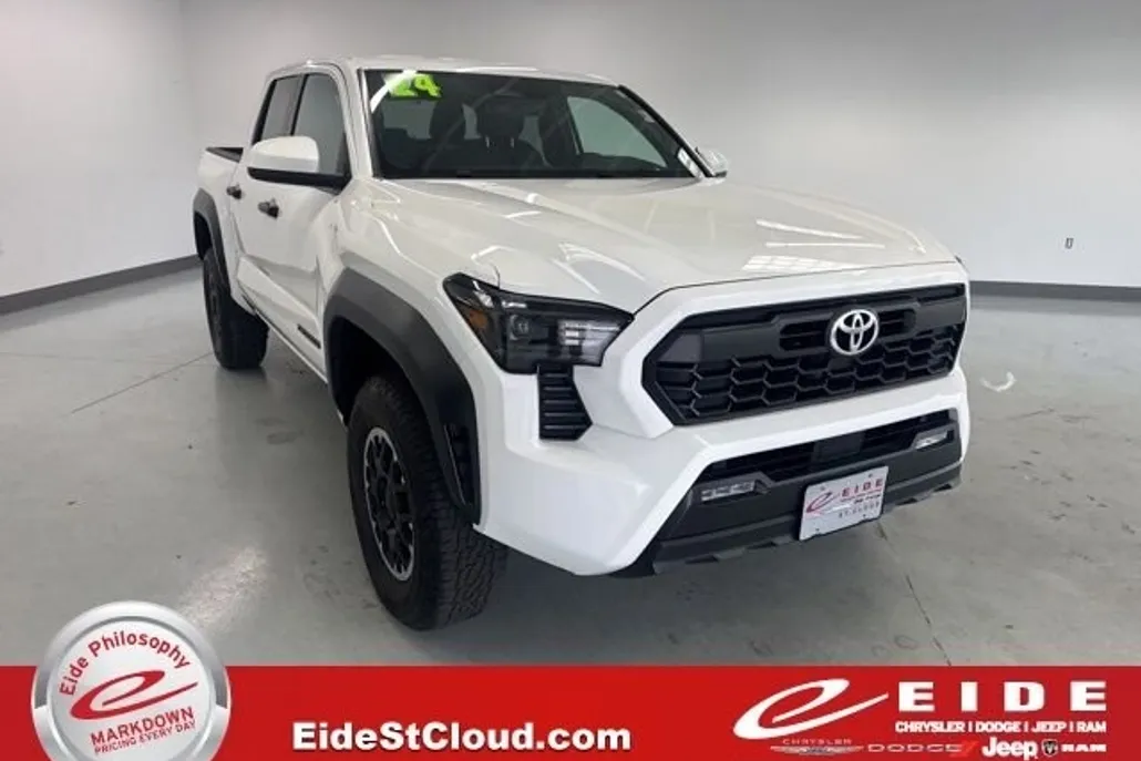 2024 Toyota Tacoma photo 1