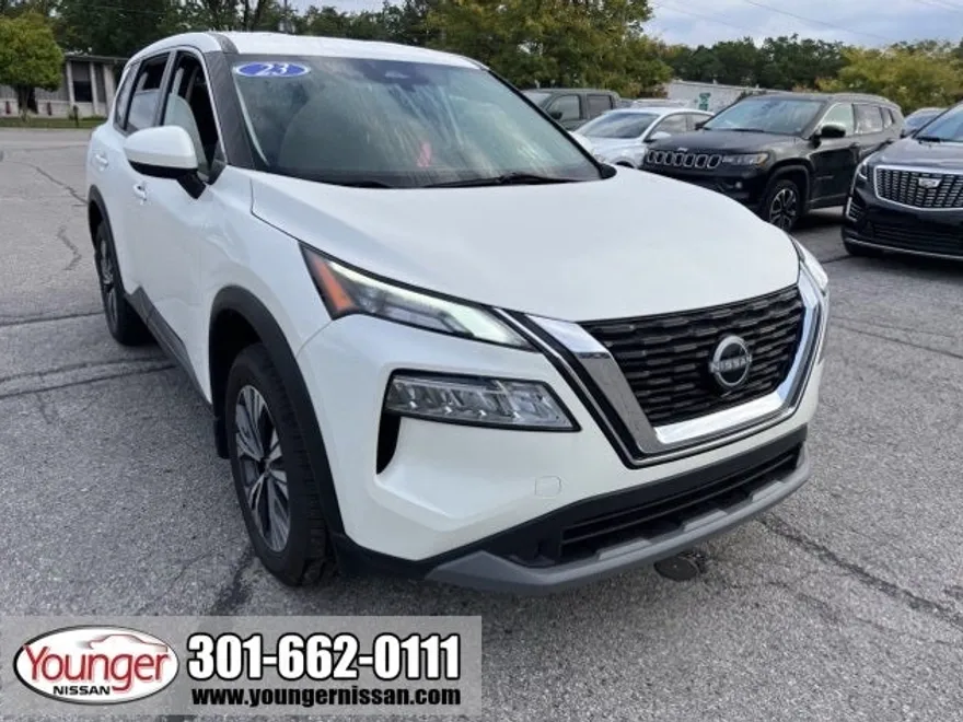 2023 Nissan Rogue SV photo 1