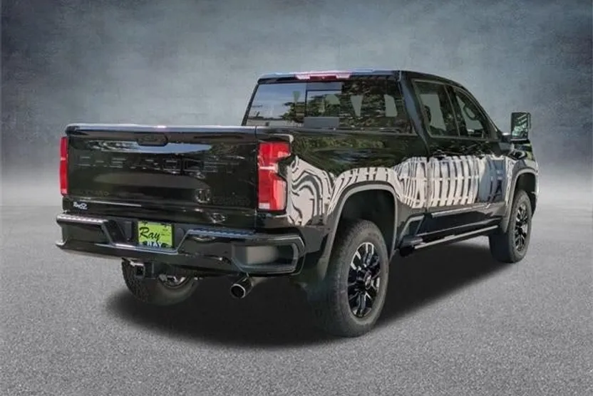 2025 Chevrolet Silverado 2500HD High Country photo 1