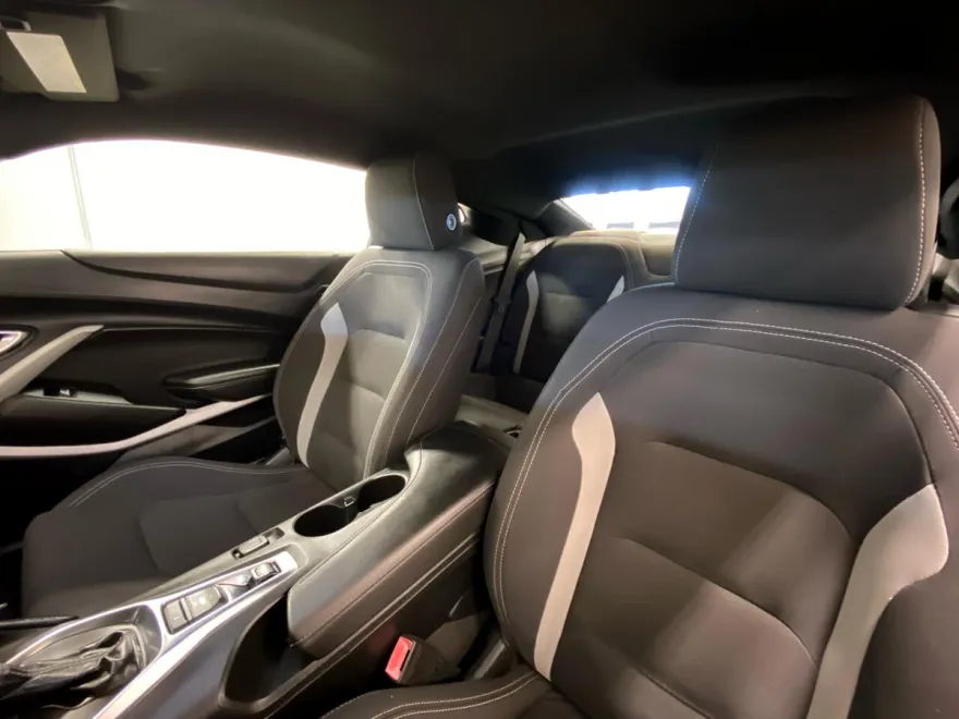 2020 Chevrolet Camaro 1LS 1LT photo 12