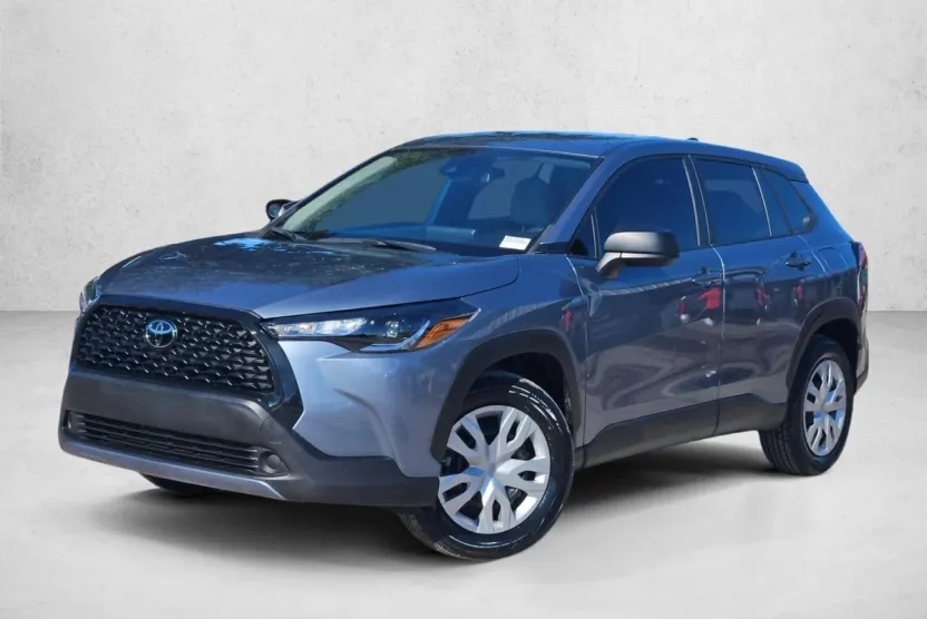 2022 Toyota Corolla Cross L photo 1
