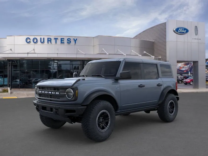 2024 Ford Bronco Black Diamond photo 1