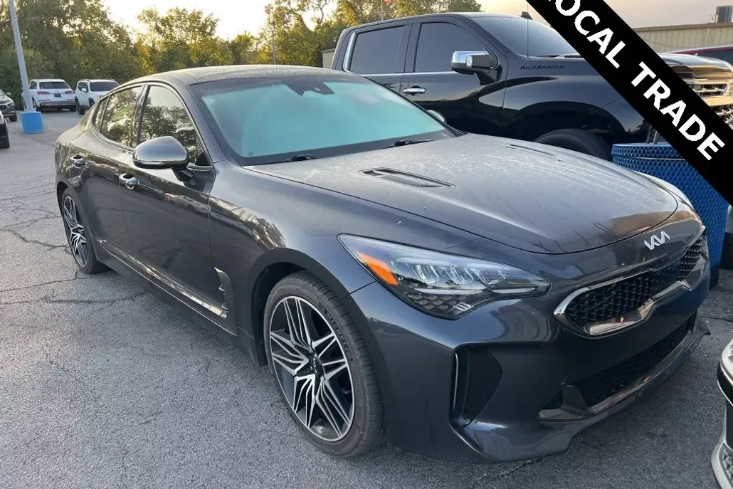 2022 Kia Stinger GT1 photo 1