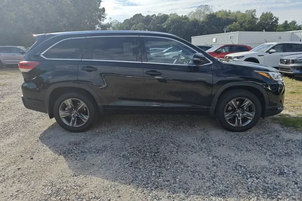 2017 Toyota Highlander Limited Platinum photo 1