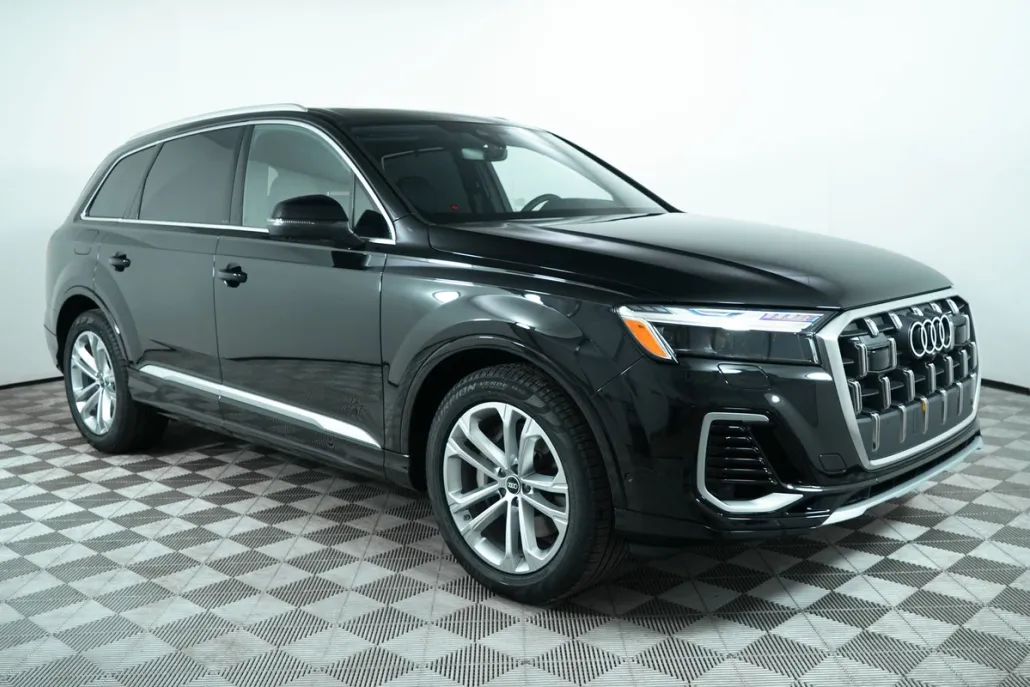 2025 Audi Q7 55 Prestige photo 1