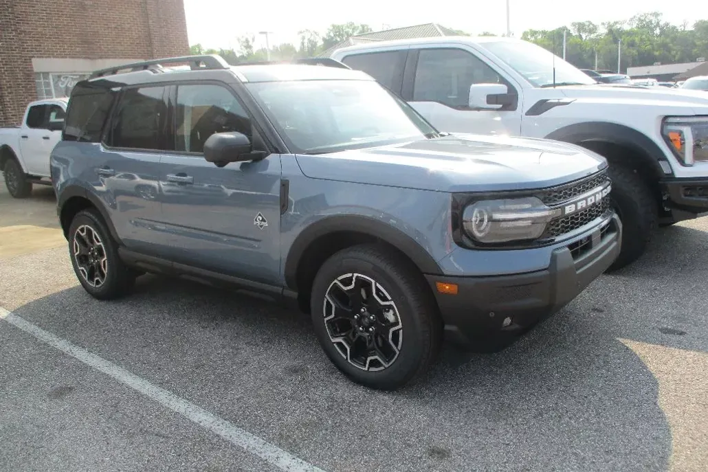 2025 Ford Bronco Sport Outer Banks photo 1