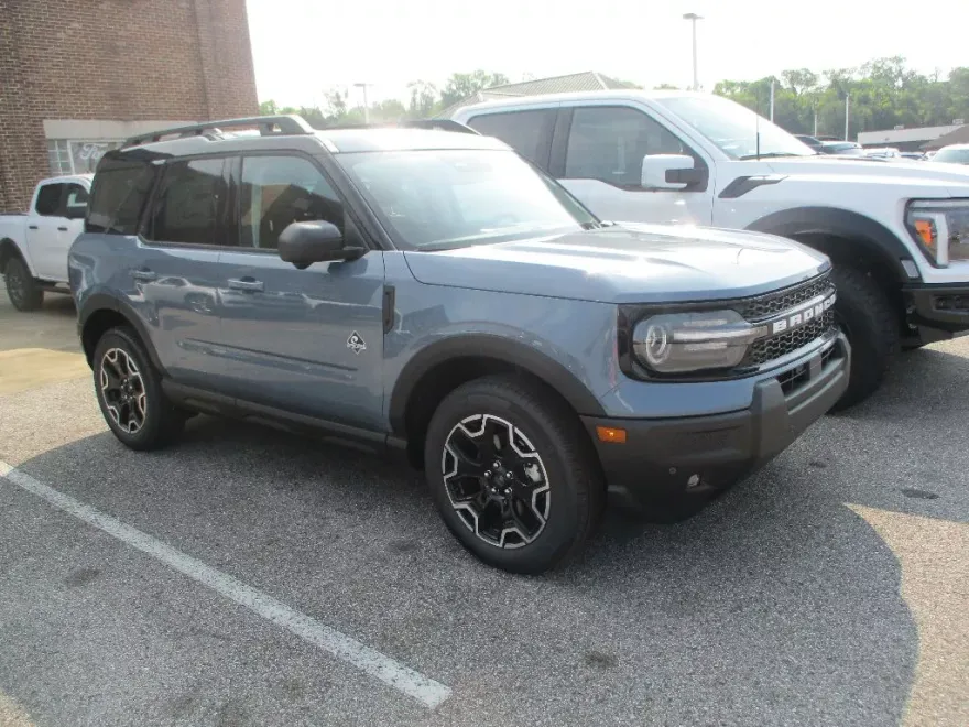 2025 Ford Bronco Sport Outer Banks photo 1