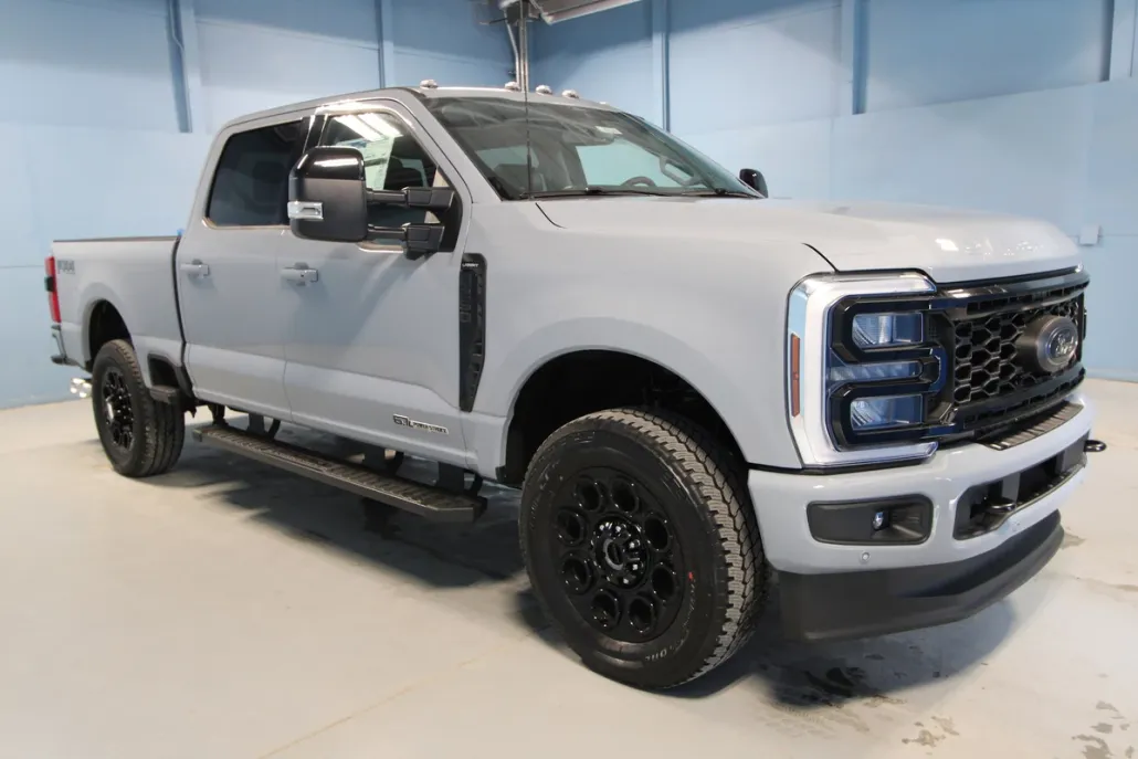 2025 Ford F-250 Lariat photo 1