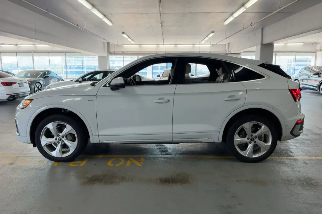 2022 Audi Q5 Sportback S line Prestige photo 1