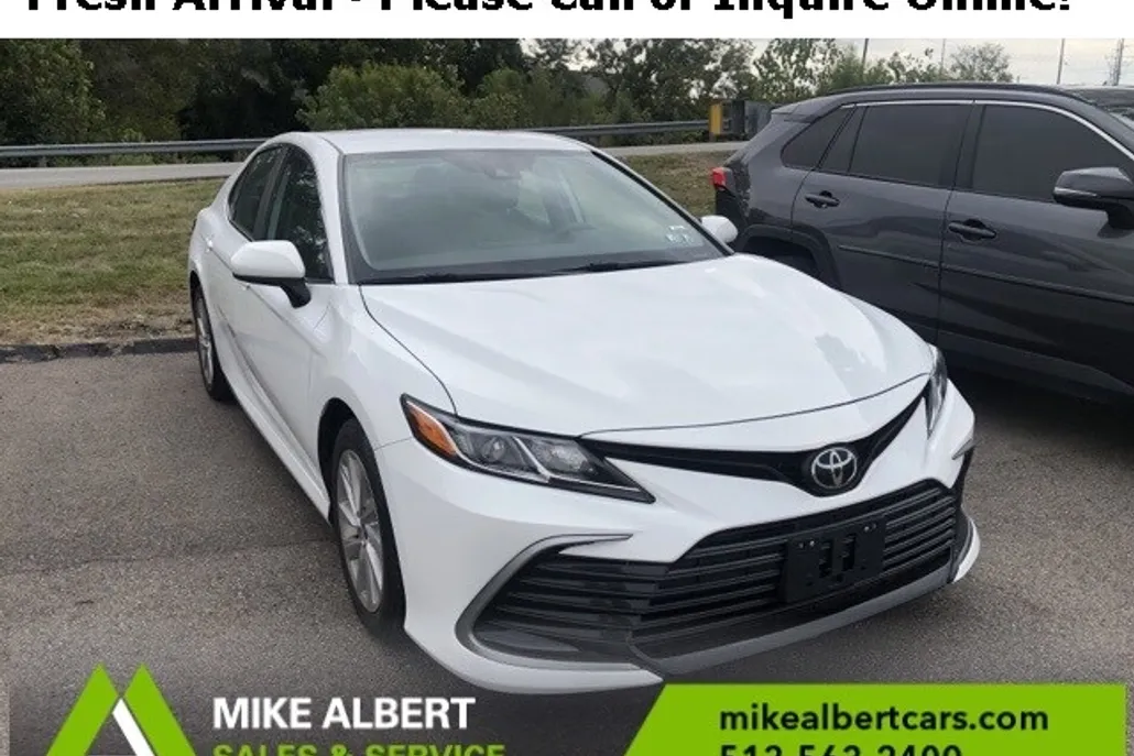 2021 Toyota Camry LE photo 1