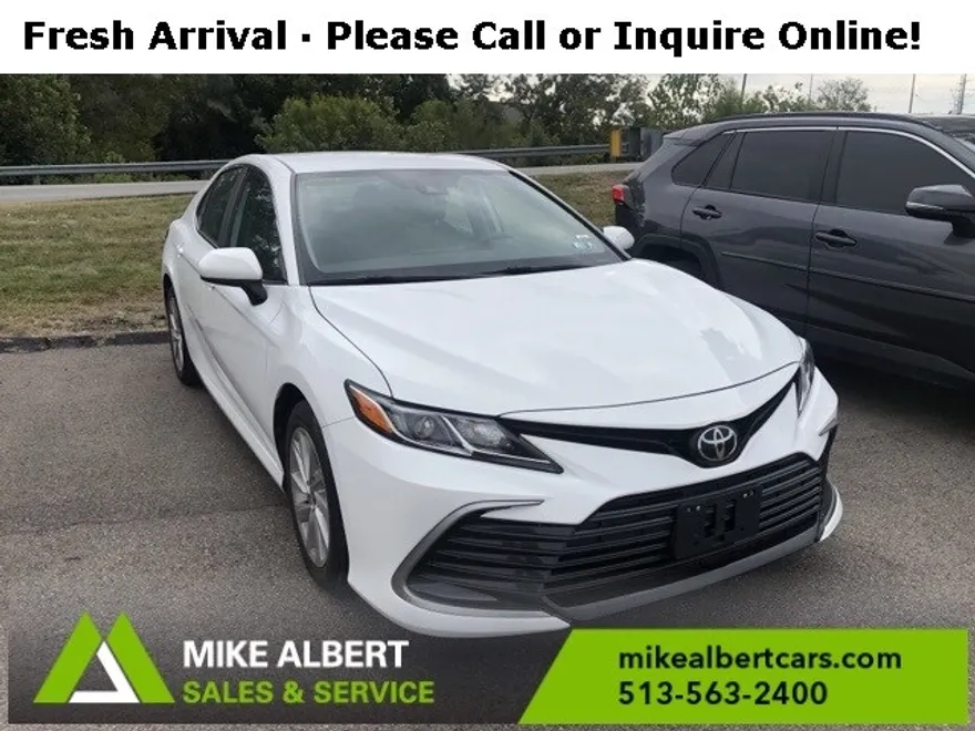 2021 Toyota Camry LE photo 1