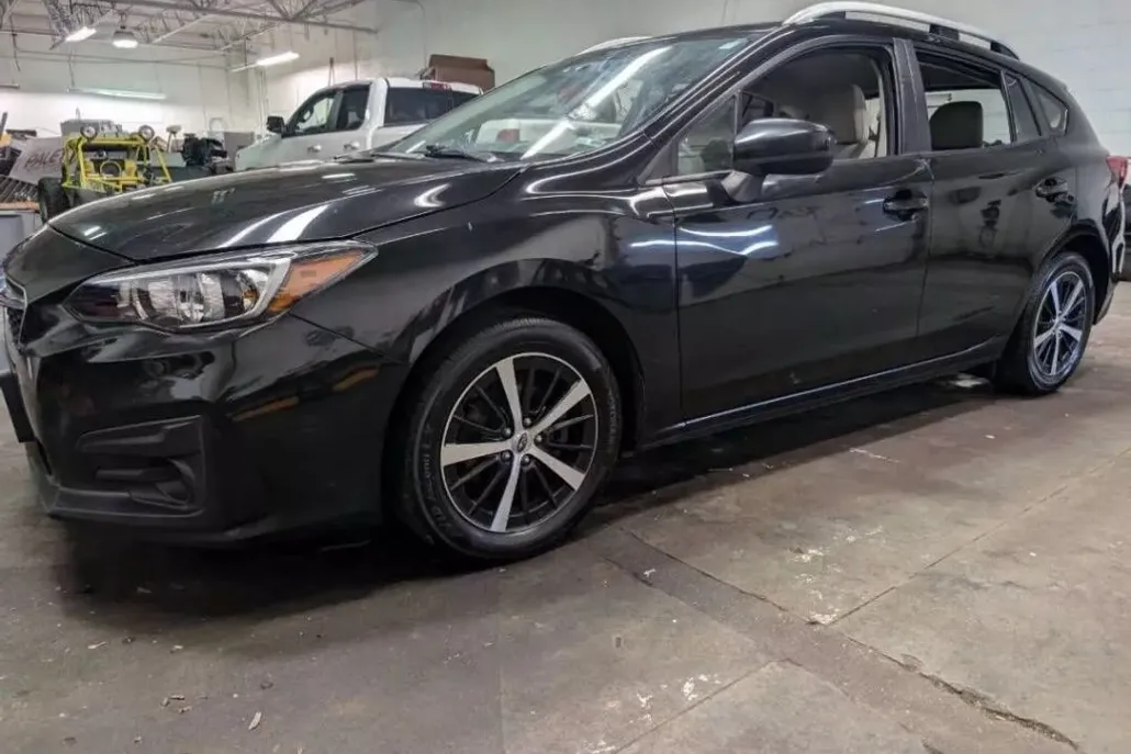 2019 Subaru Impreza 2.0i Premium photo 1