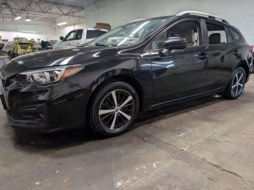 2019 Subaru Impreza 2.0i Premium photo 1