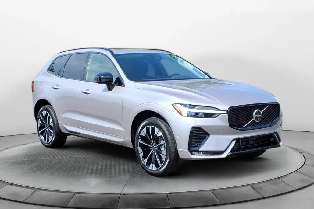 2026 Volvo XC60 B5 Plus photo 1