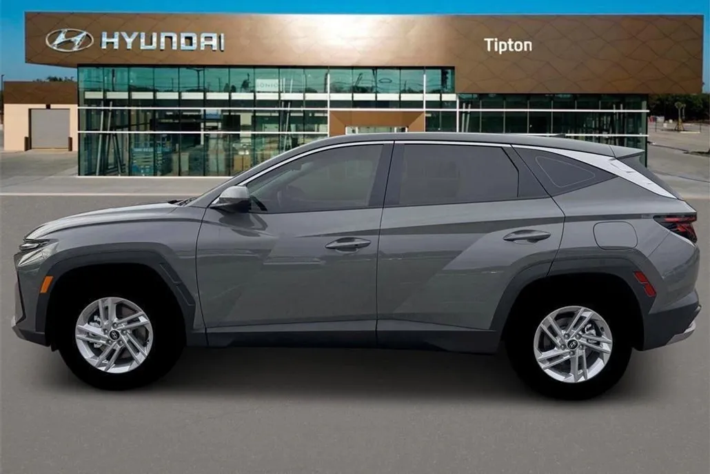 2026 Hyundai Tucson SE photo 1