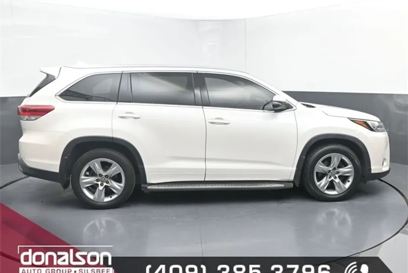 2017 Toyota Highlander Limited photo 1