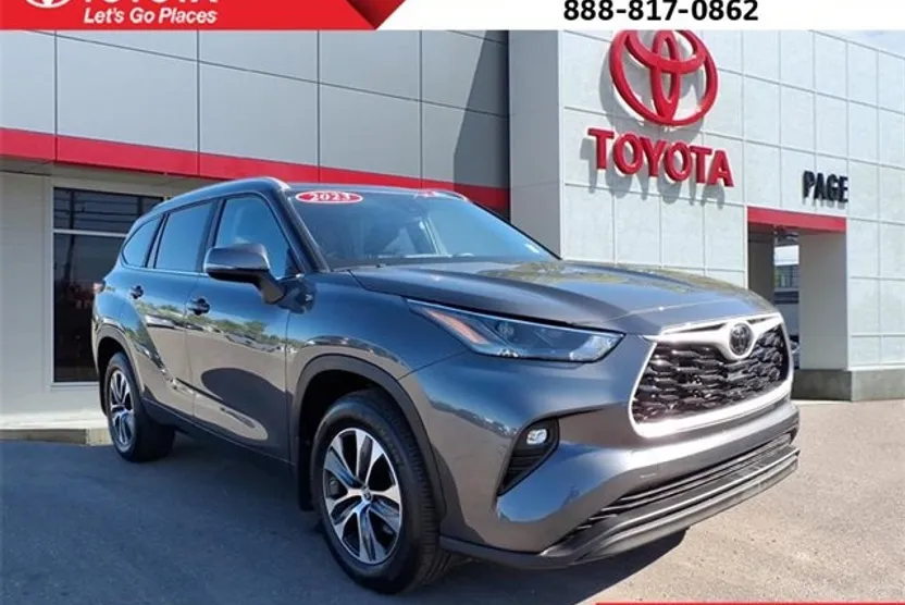 2023 Toyota Highlander XLE photo 1