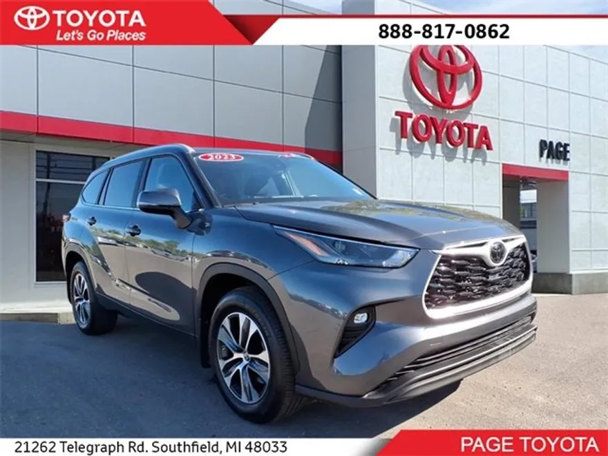 2023 Toyota Highlander XLE photo 1