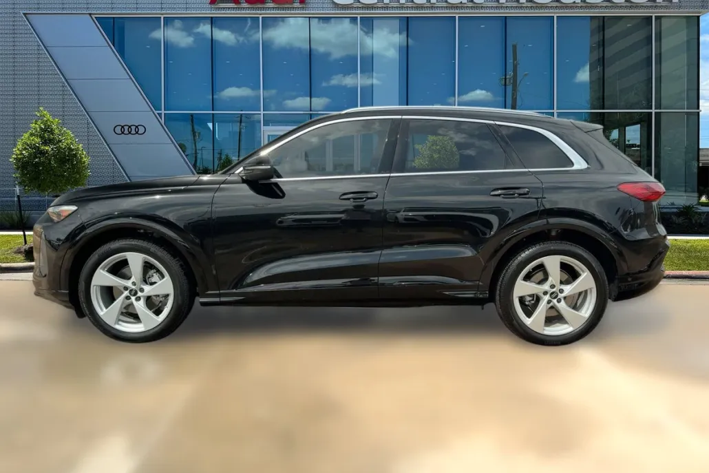 2025 Audi Q5 2.0T Prestige photo 1