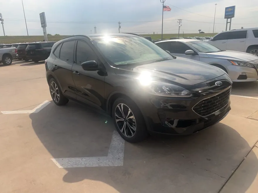 2021 Ford Escape SE Hybrid photo 1