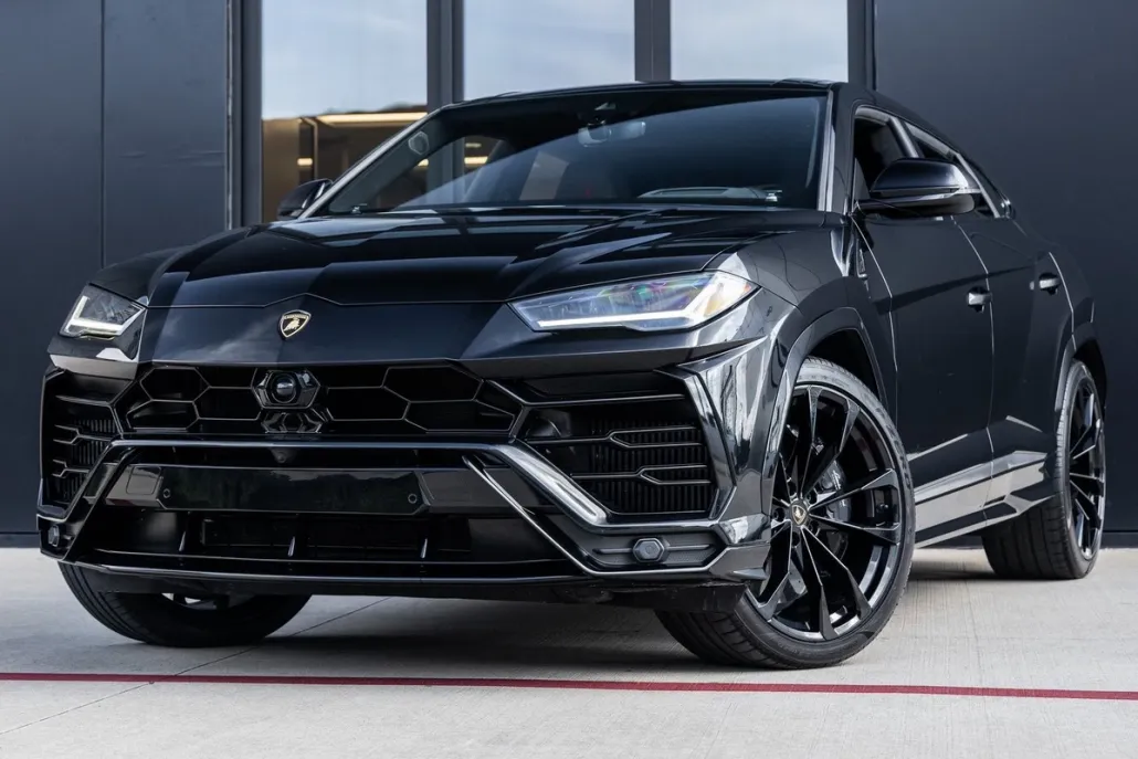 2021 Lamborghini Urus Base photo 1