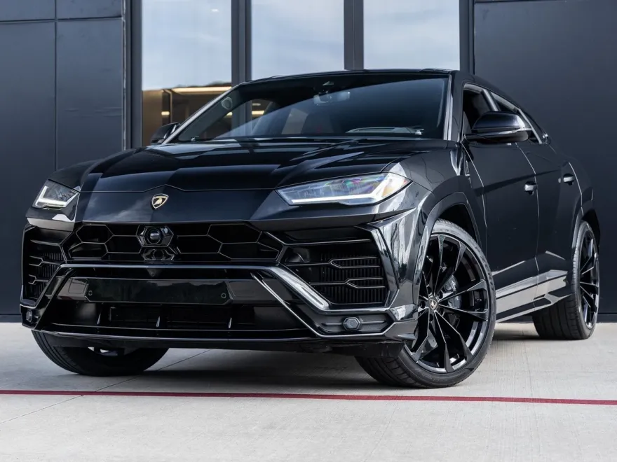 2021 Lamborghini Urus Base photo 1