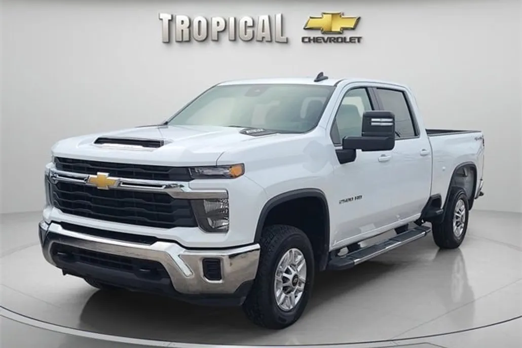 2024 Chevrolet Silverado 2500HD LT photo 1