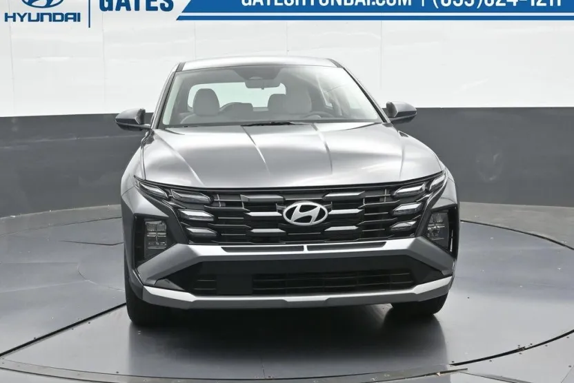 2025 Hyundai Tucson SE photo 1