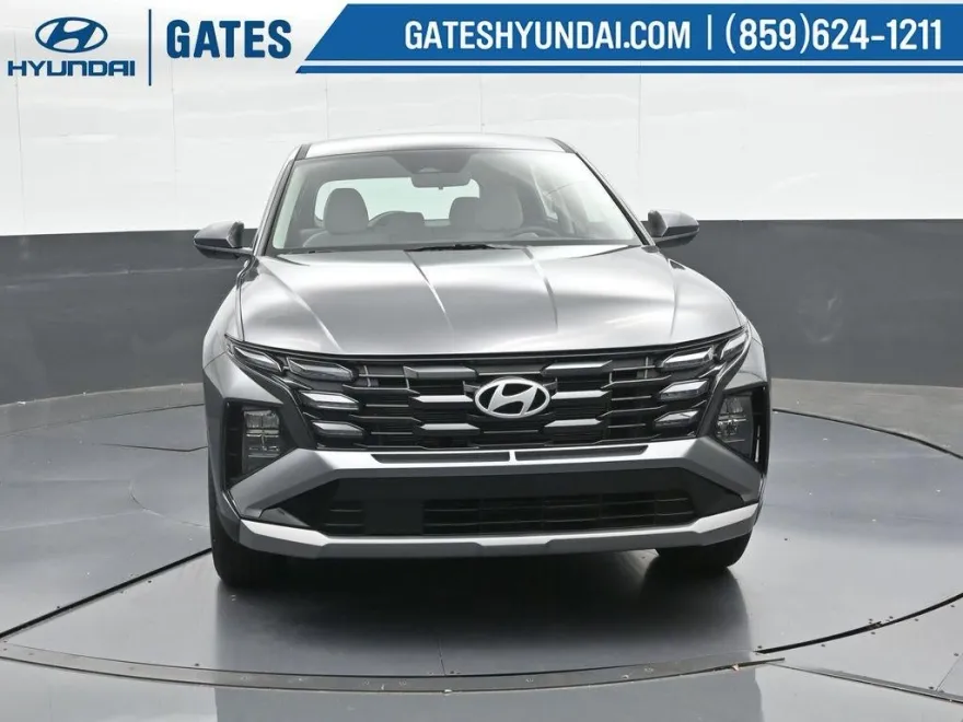 2025 Hyundai Tucson SE photo 1