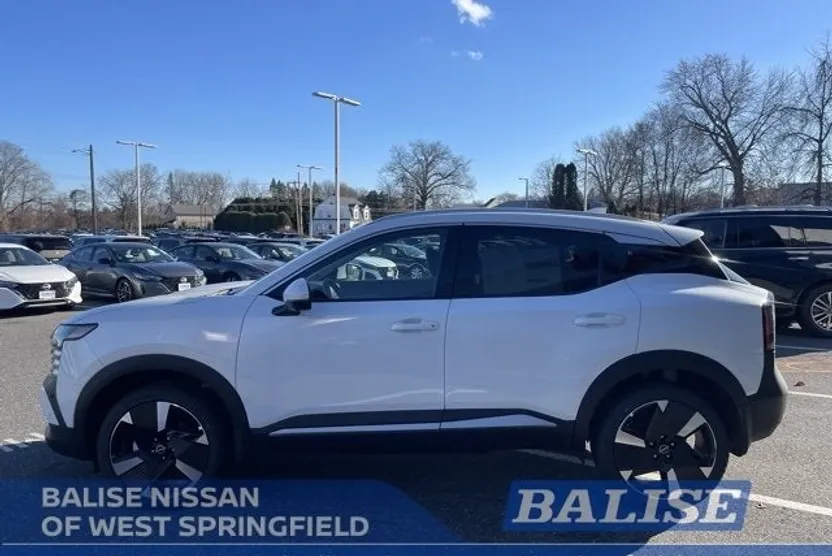 2025 Nissan Kicks SR photo 1