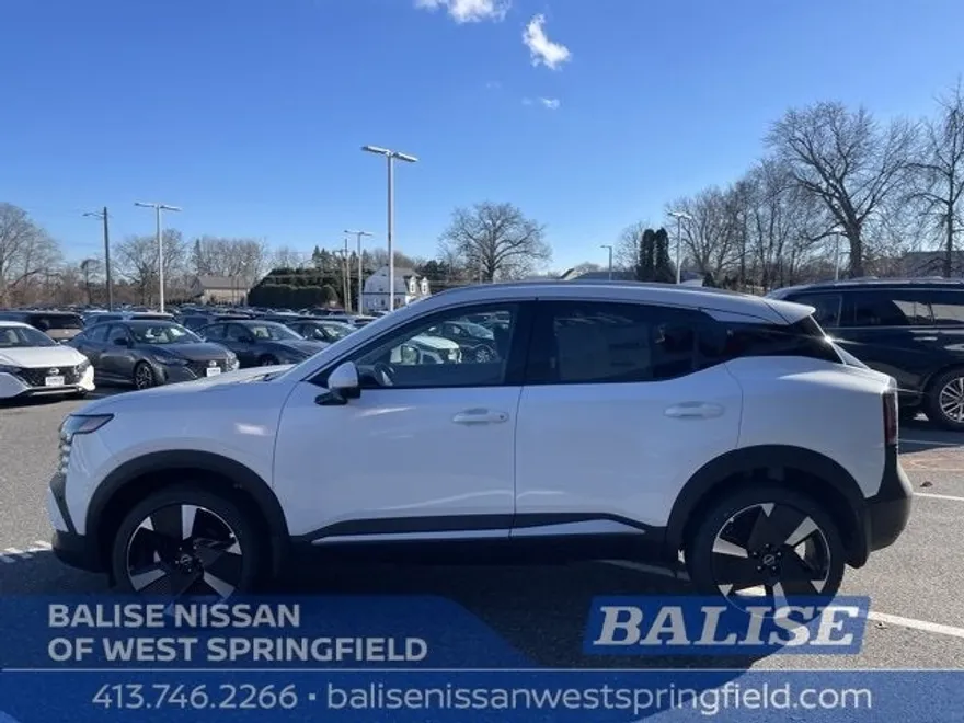 2025 Nissan Kicks SR photo 1