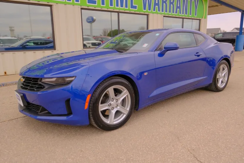 2023 Chevrolet Camaro 1LT photo 1