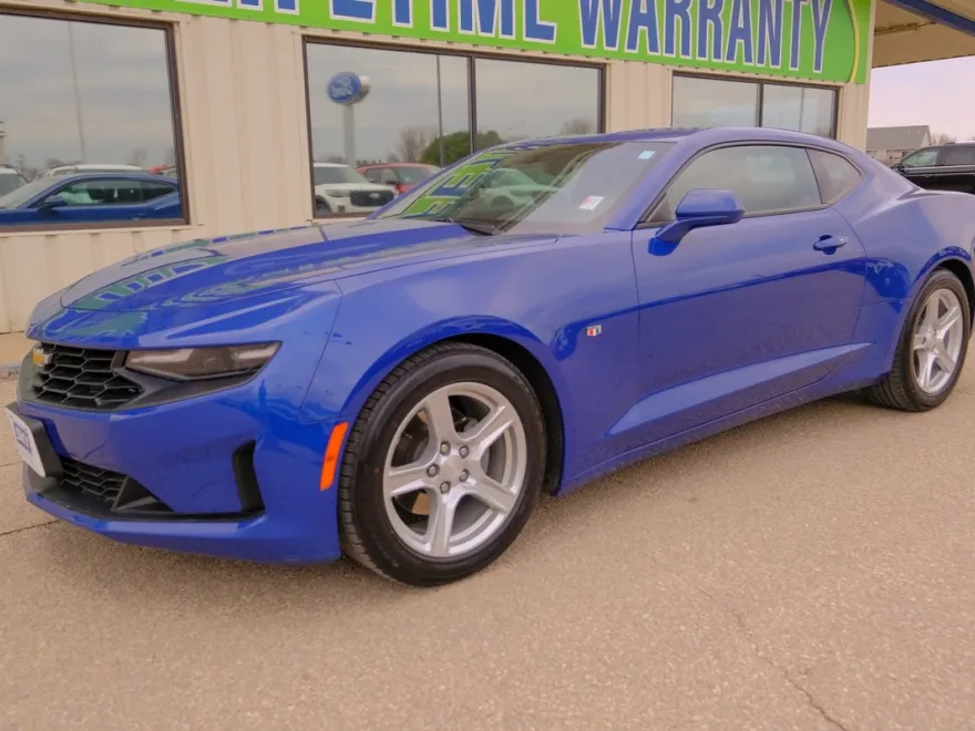 2023 Chevrolet Camaro 1LT photo 1