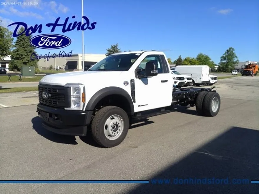 2025 Ford F-600 photo 1