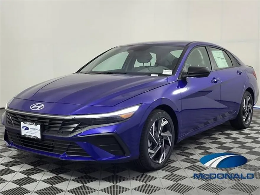 2025 Hyundai Elantra SEL Sport photo 1