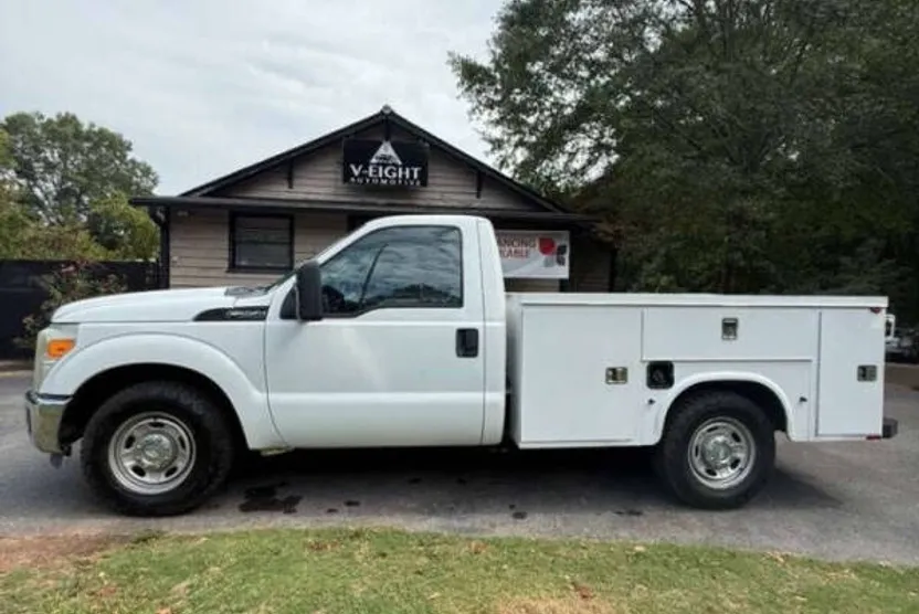 2011 Ford F-250 XLT photo 1