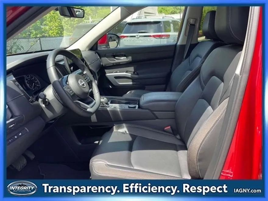 2024 Nissan Pathfinder SL photo 14