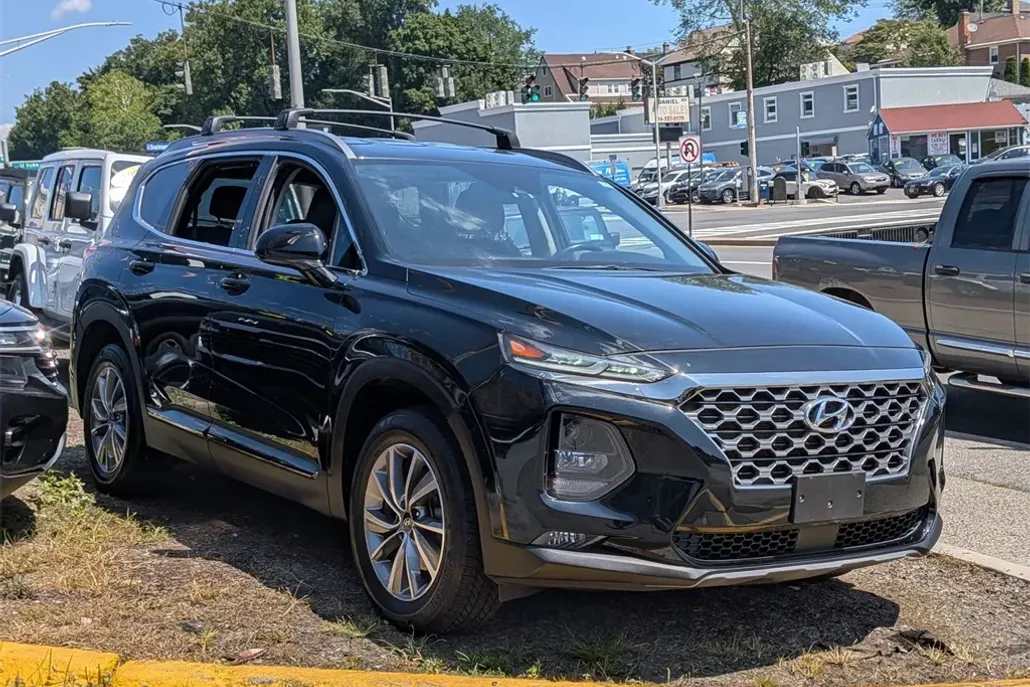 2019 Hyundai Santa Fe SEL photo 1