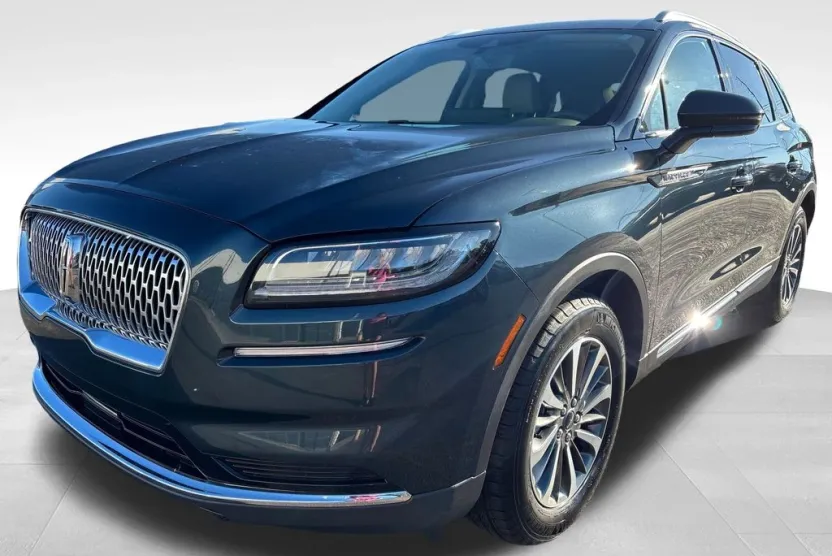 2023 Lincoln Nautilus Standard photo 1