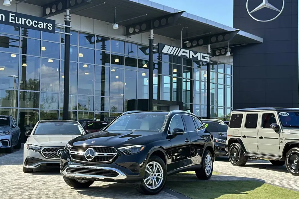 2026 Mercedes Benz GLC 300 photo 1